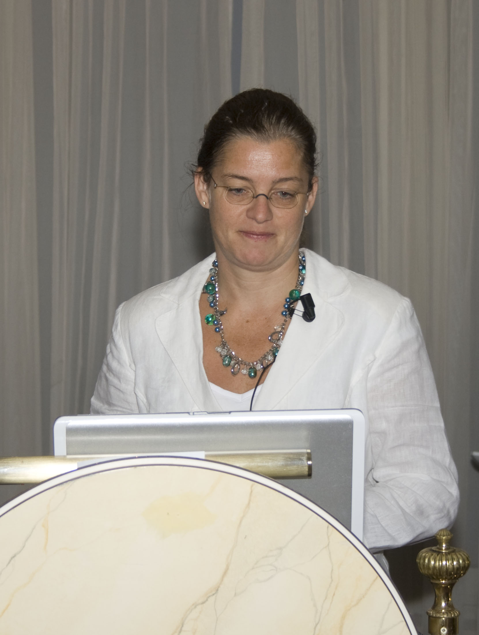 Dr Mariëlle Wouters